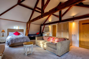 Stylish Studio Suite - Central Location & Free WiFi
